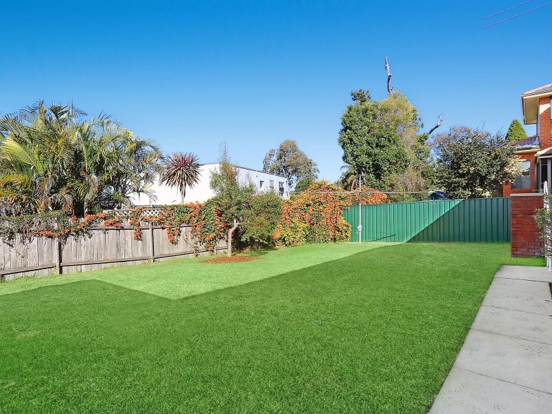 8 Tomah Place, Sylvania NSW 2224