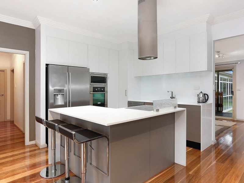 7 Wannyl Road, Kirrawee NSW 2232