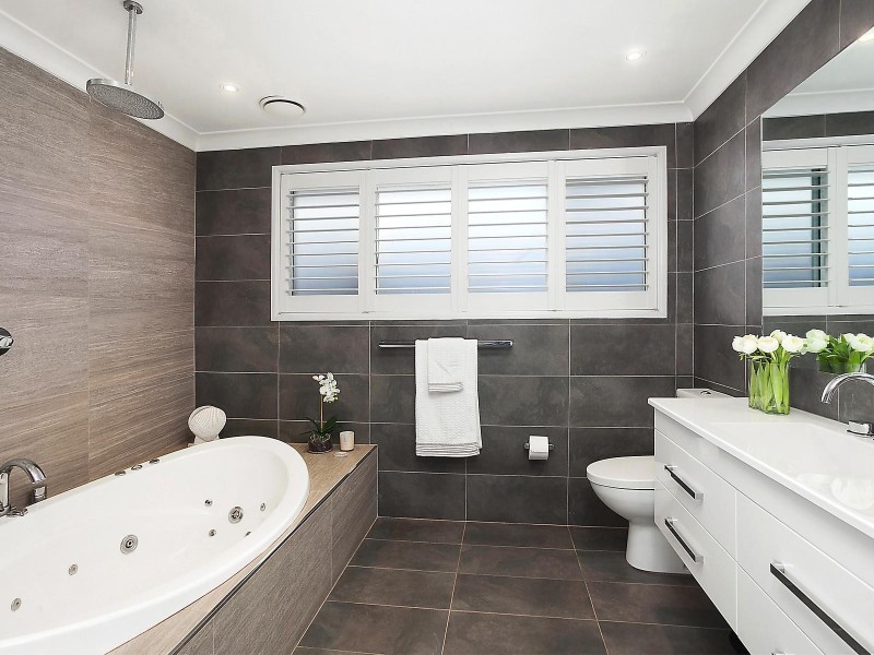 8 Cordeaux Crescent, Sylvania Waters NSW 2224