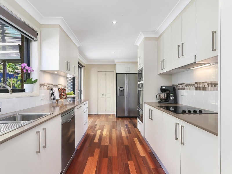 33 Bandain Avenue, Kareela NSW 2232