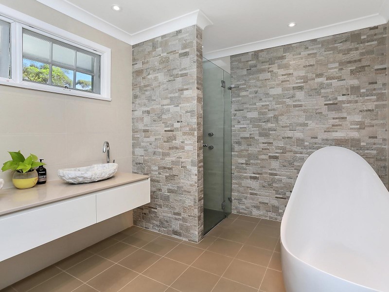 10 Korokan Road, Lilli Pilli NSW 2229