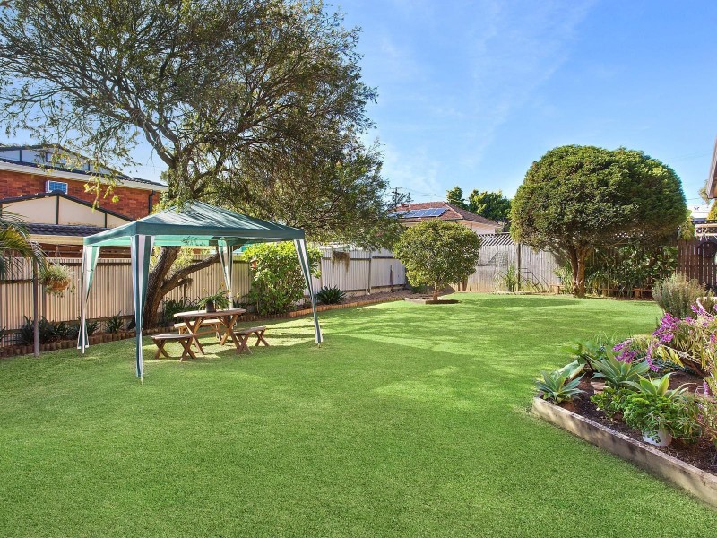 4 Poplar Place, Kirrawee NSW 2232