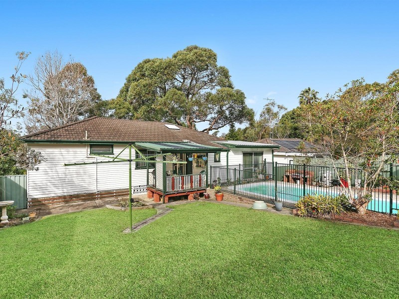 16 Inelgah Road, Como NSW 2226