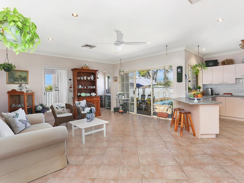 27 Lincoln Crescent, Bonnet Bay NSW 2226