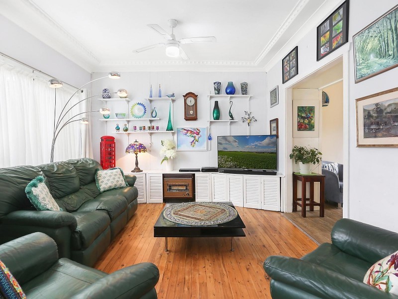 21 Woorak Crescent, Miranda NSW 2228