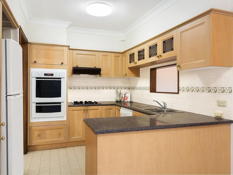2/26 Holt Road, Taren Point NSW 2229