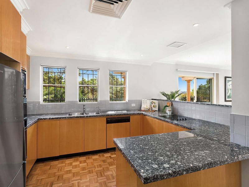 1/8 Madeira Street, Sylvania NSW 2224