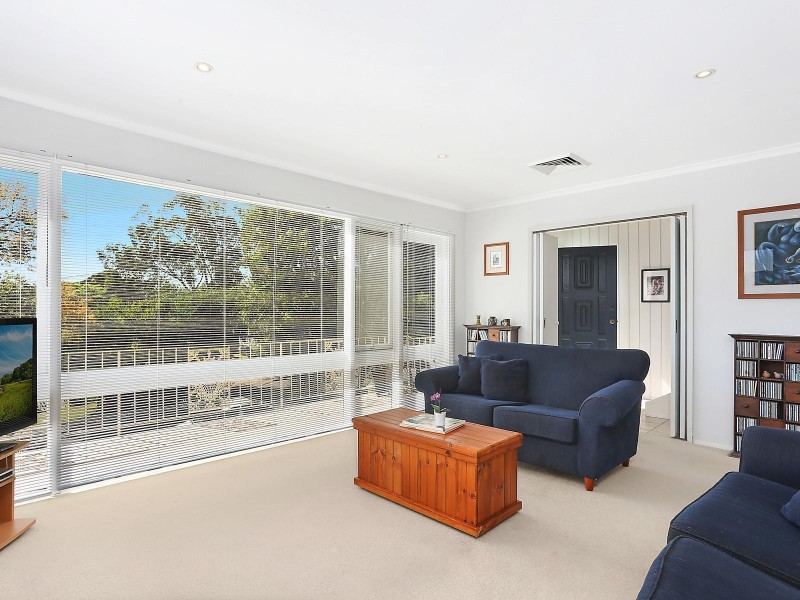 11 Peebles Avenue, Kirrawee NSW 2232