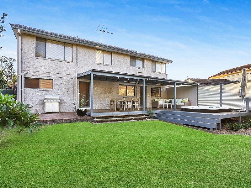 2 Gilbert Street, Sylvania NSW 2224