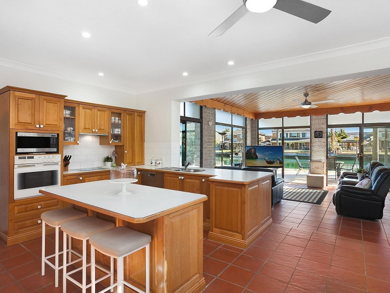 43 Hawkesbury Esplanade, Sylvania Waters NSW 2224