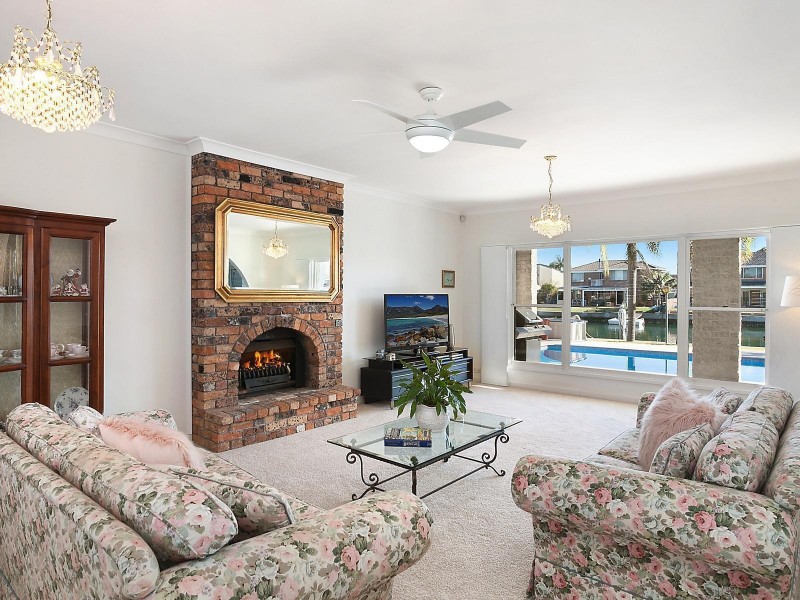 43 Hawkesbury Esplanade, Sylvania Waters NSW 2224