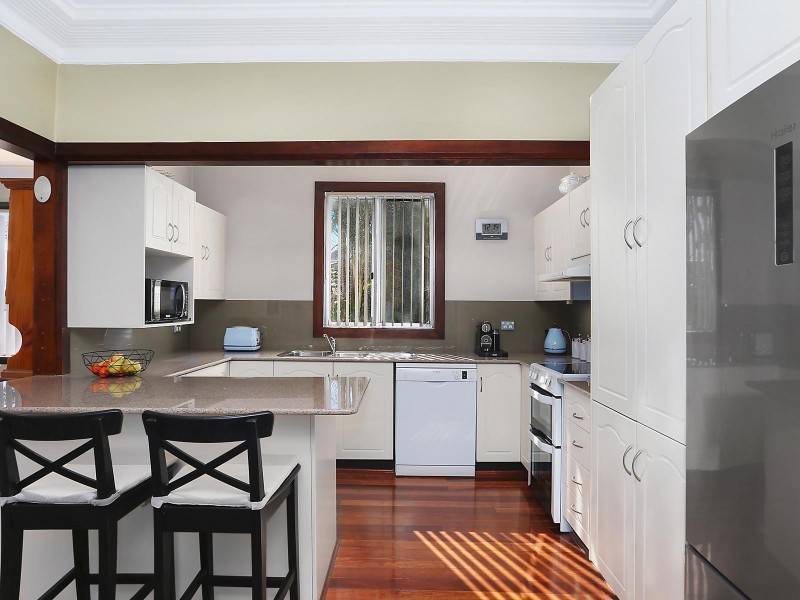 69 Old Taren Point Road, Taren Point NSW 2229