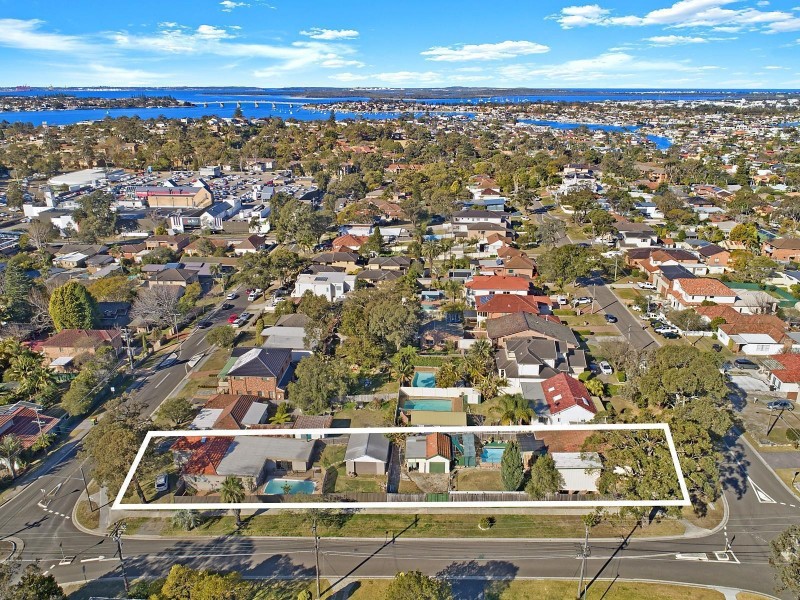 43 Easton Avenue, Sylvania NSW 2224