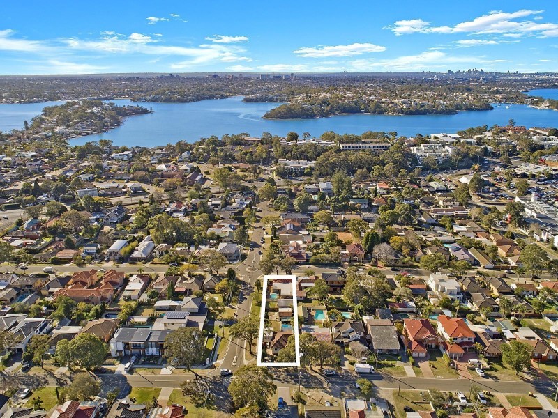 43 Easton Avenue, Sylvania NSW 2224