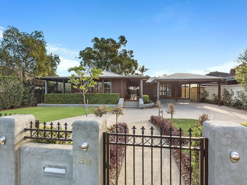 39 Hunter Street, Kirrawee NSW 2232