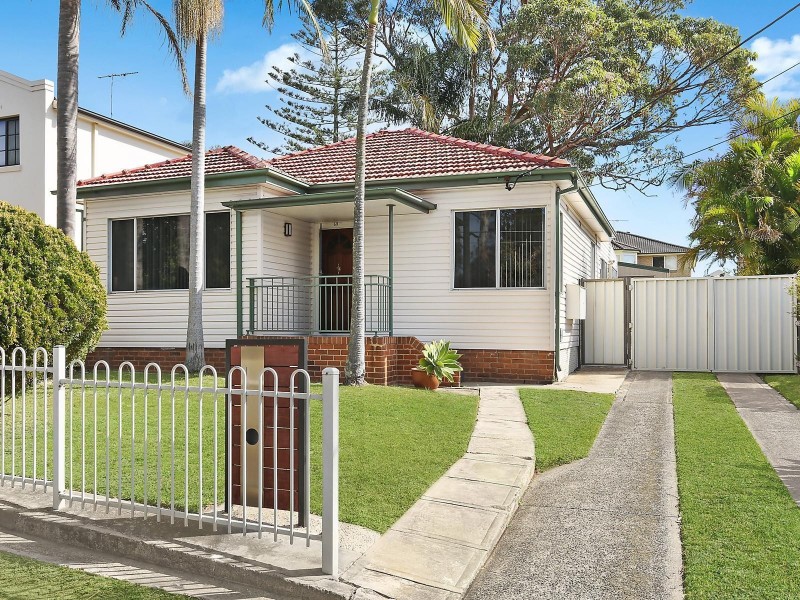 69 Old Taren Point Road, Taren Point NSW 2229
