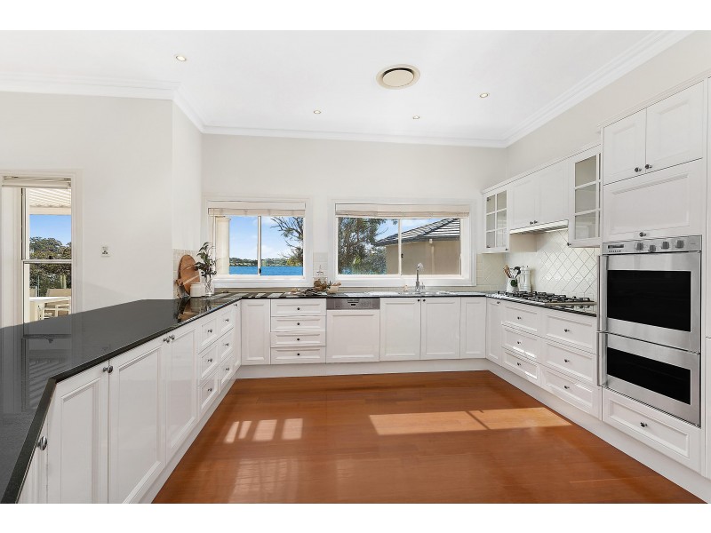 5 St Lukes Way, Kangaroo Point NSW 2224