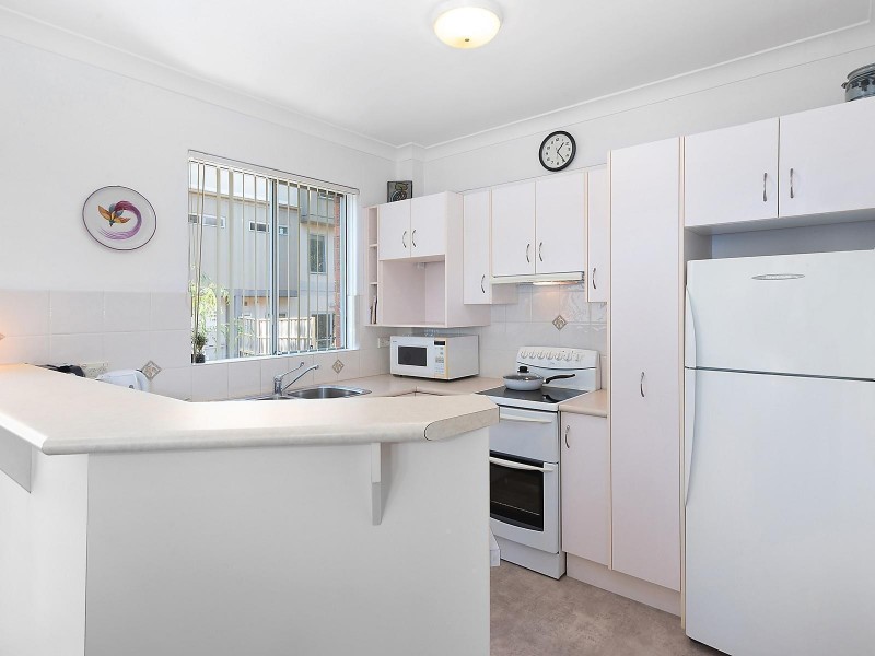 2/20 Merton Street, Sutherland NSW 2232