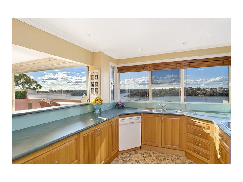 15 Murralin Lane, Sylvania NSW 2224
