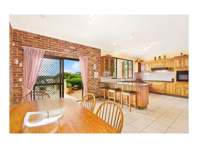 6 Kinsela Street, Illawong NSW 2234