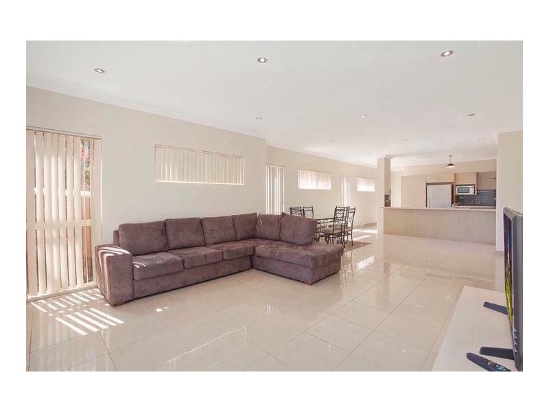 9  Waterview Street, Carlton NSW 2218