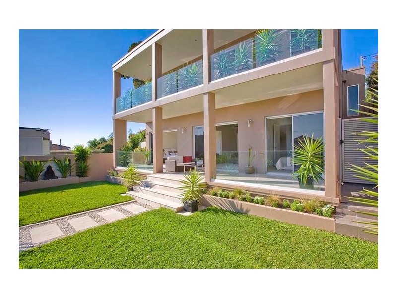 15 Yeran Street, Sylvania NSW 2224