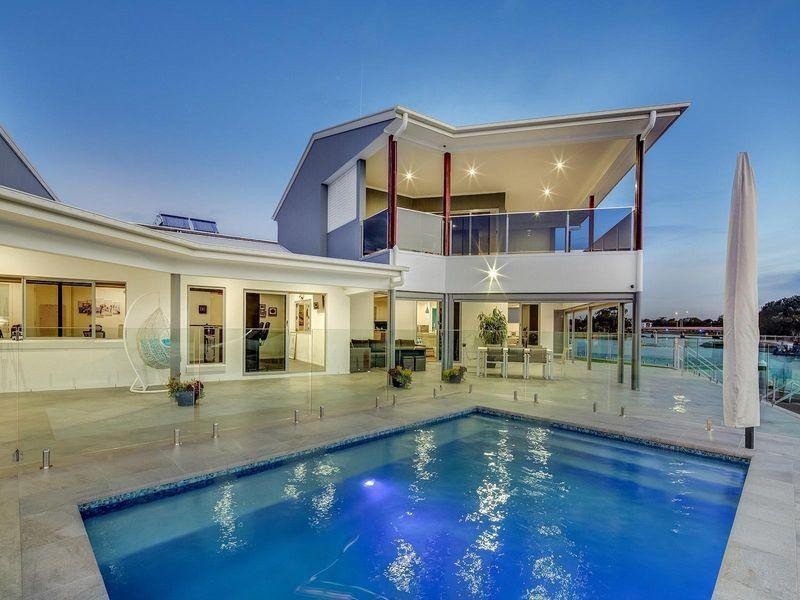 12 Mooloolah Island, Minyama QLD 4575