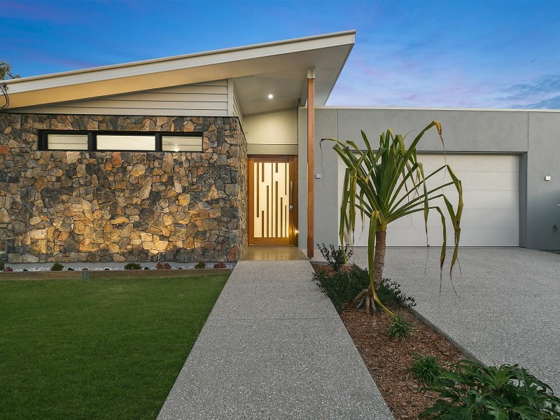 15 Palm Avenue, Coolum Beach QLD 4573