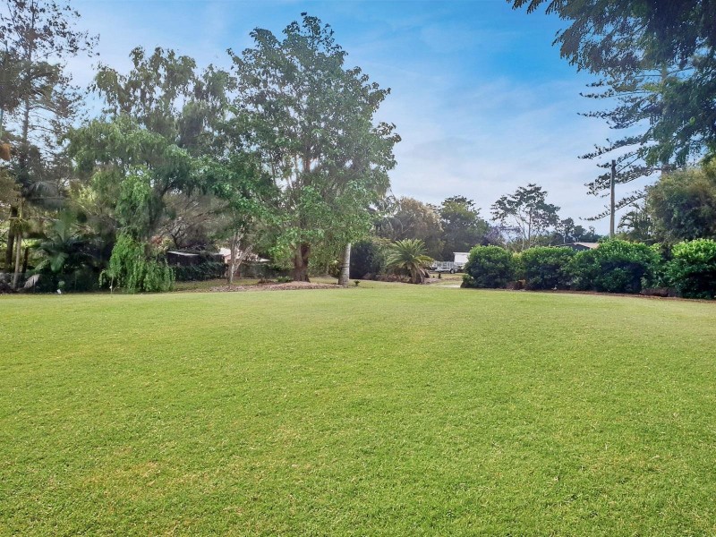13 Mons School Road, Mons QLD 4556