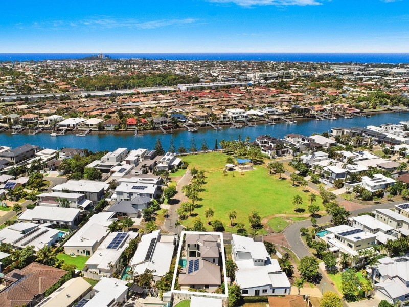 3 Cocos Court, Kawana Island QLD 4575