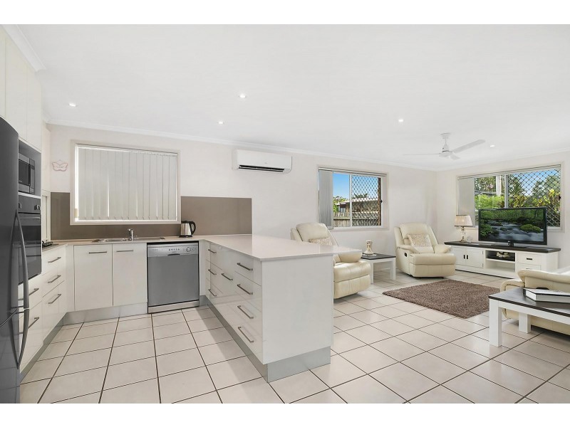 2/130 Broadwater Avenue, Maroochydore QLD 4558
