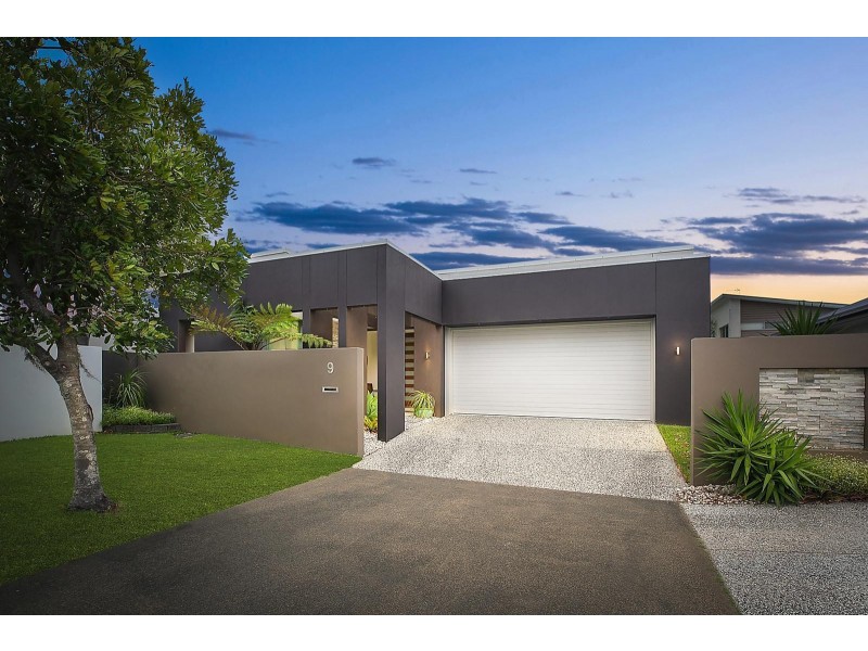 9 Cocos Court, Kawana Island QLD 4575