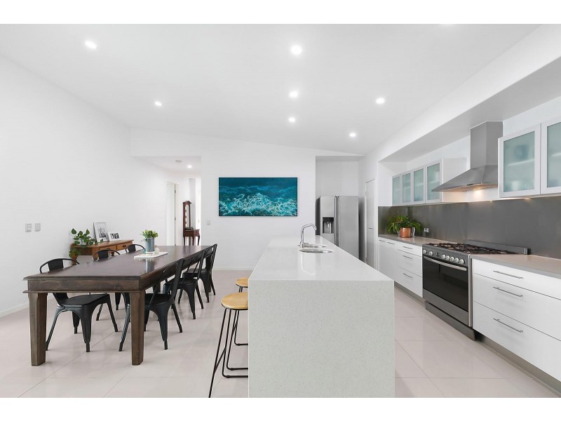 9 Cocos Court, Kawana Island QLD 4575