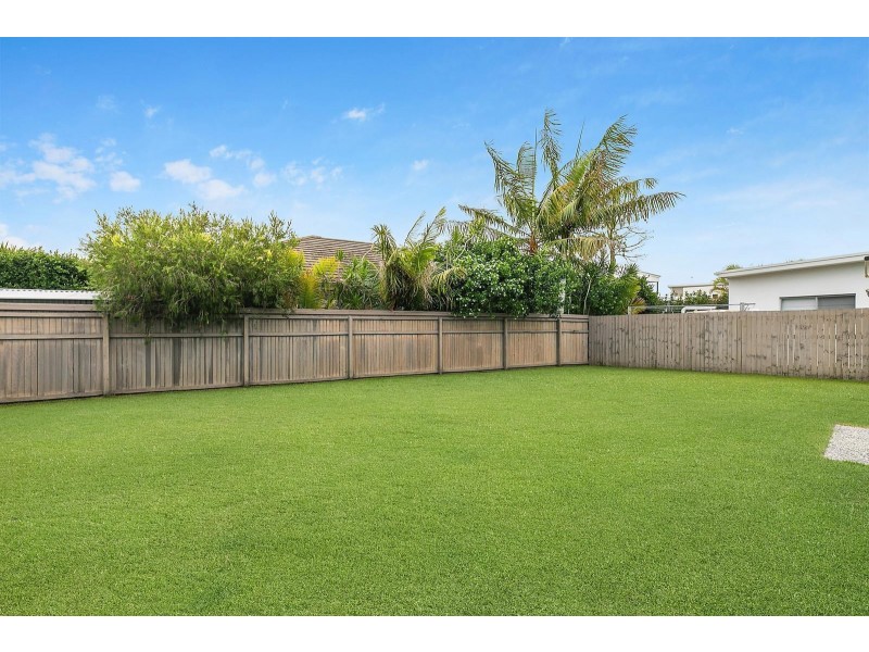 9 Cocos Court, Kawana Island QLD 4575