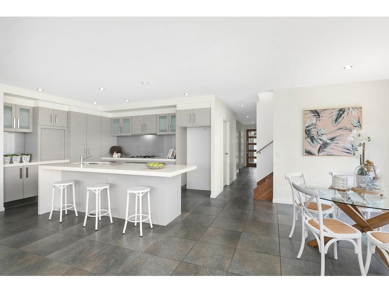 5 Reef Court, Birtinya QLD 4575