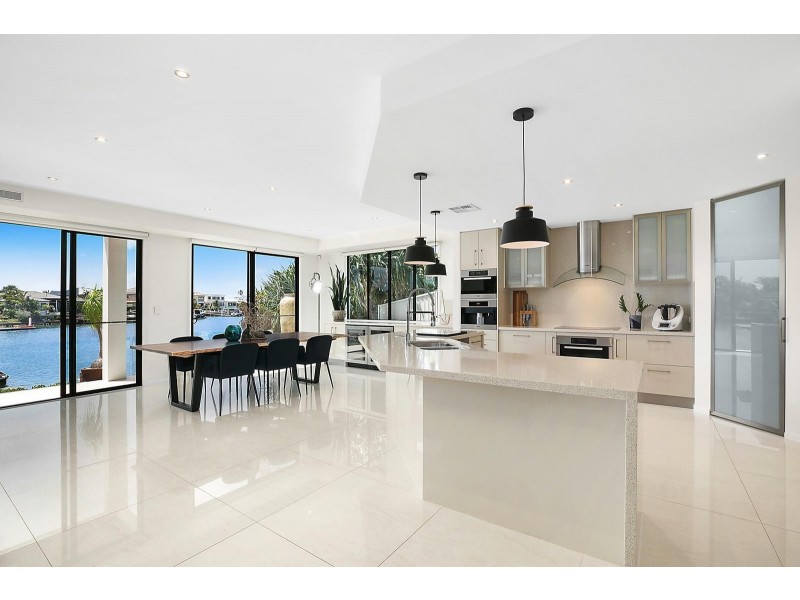 13 Panama Court, Kawana Island QLD 4575