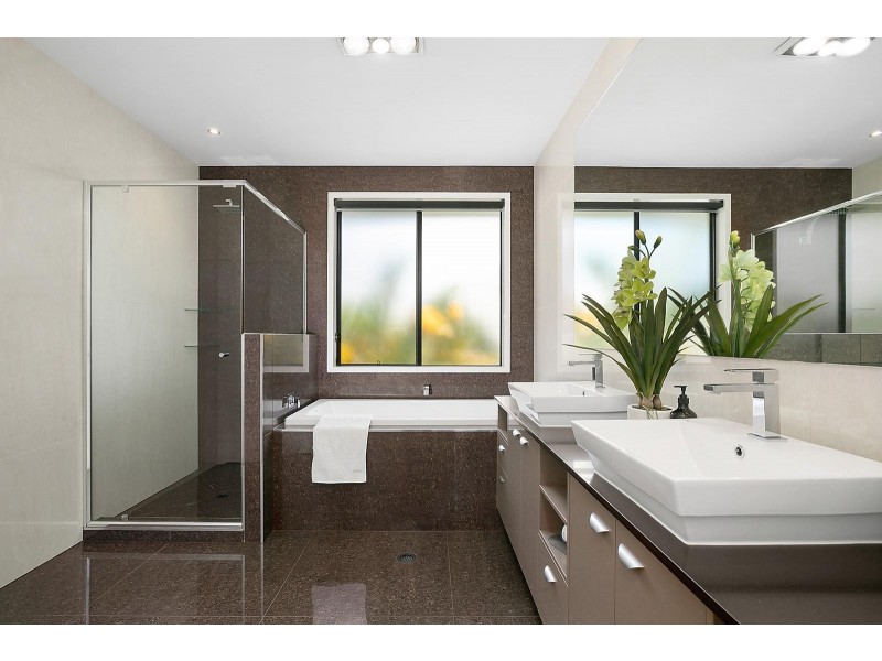 13 Panama Court, Kawana Island QLD 4575