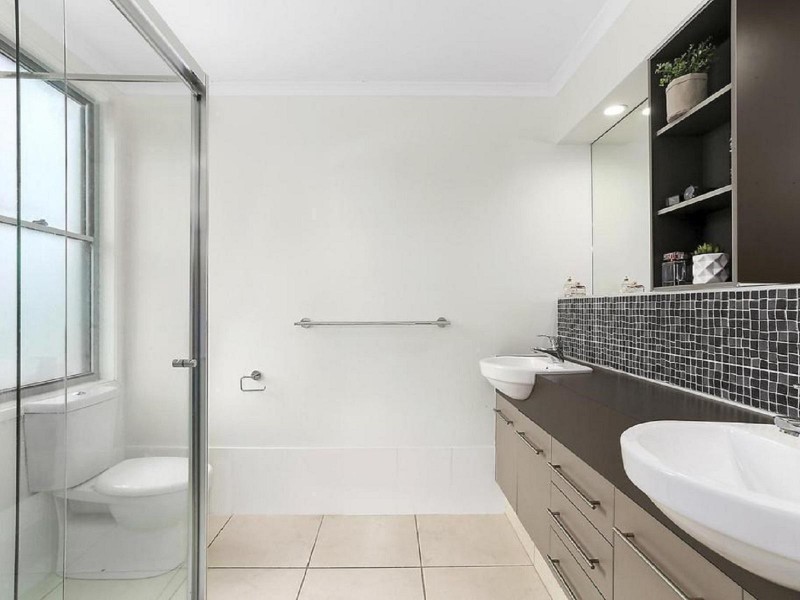 5 Quandong Street, Meridan Plains QLD 4551