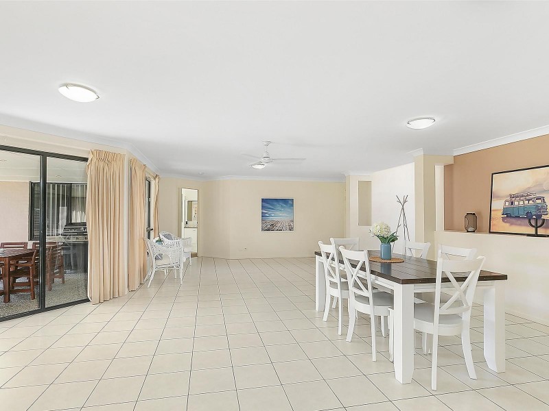 1 Mauritius Crescent, Kawana Island QLD 4575
