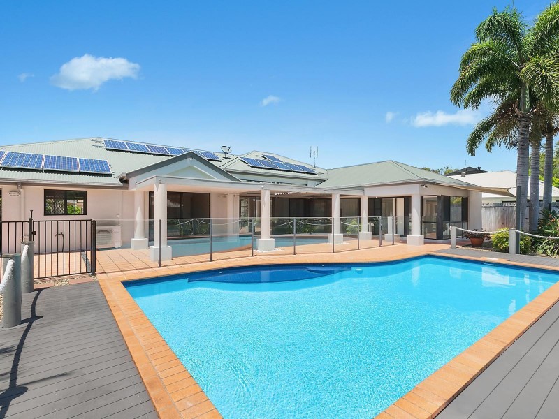 5-7 Glenwood Place, Twin Waters QLD 4564