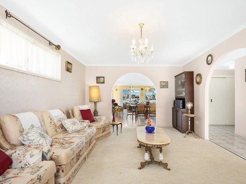 49 Carwoola Crescent, Mooloolaba QLD 4557