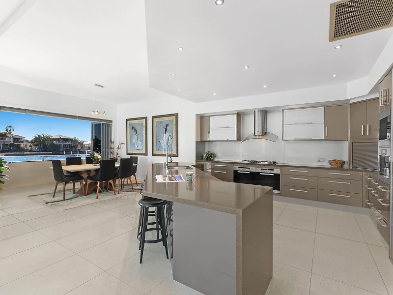 25 Cuba Court, Kawana Island QLD 4575