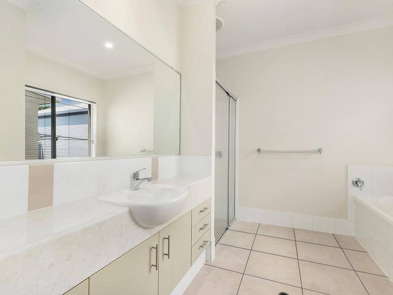 7 White Cedar Drive, Meridan Plains QLD 4551