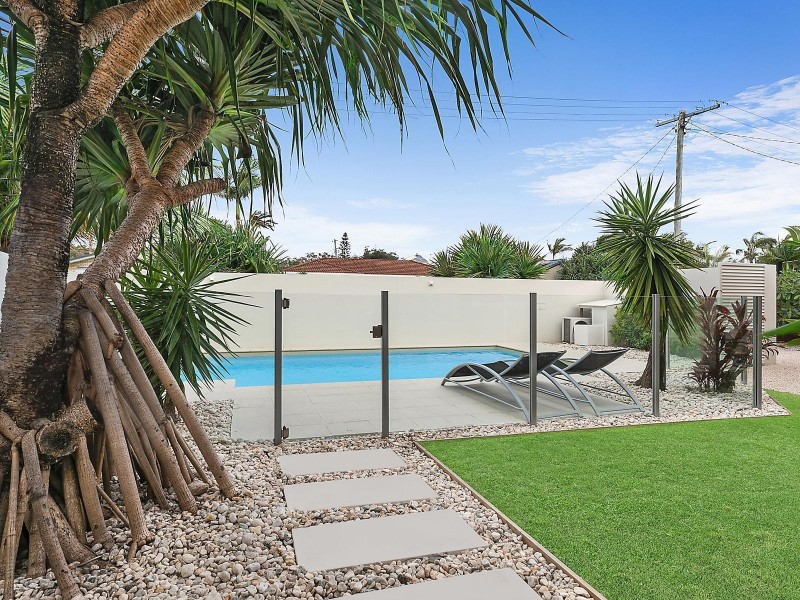 10 Bareena Place, Warana QLD 4575