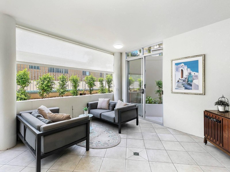 2/93 Landsborough Parade, Golden Beach QLD 4551
