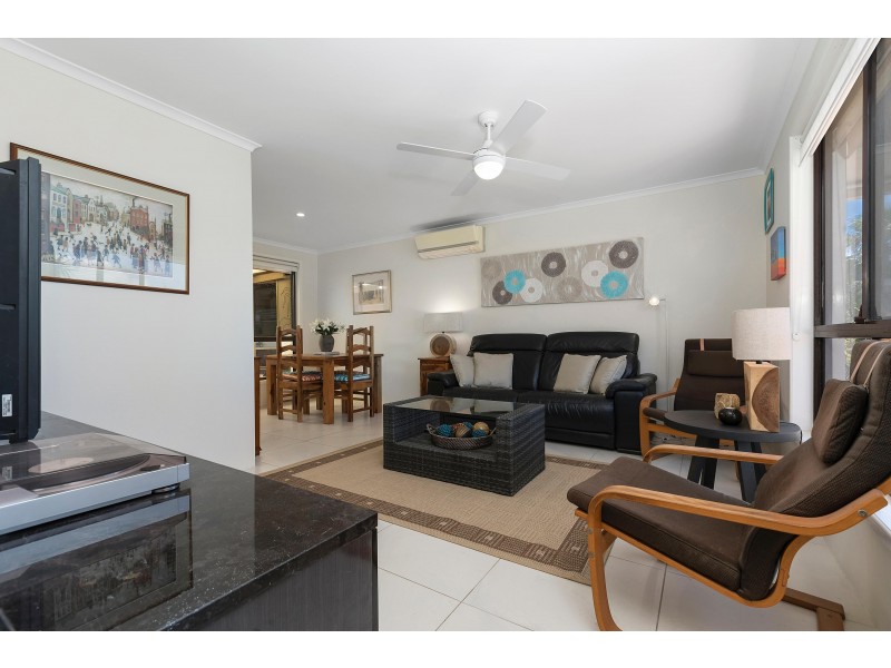 11 Bareena Place, Warana QLD 4575