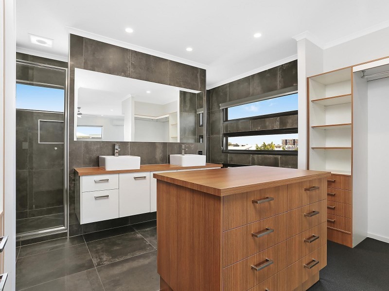 4 Endurance Place, Birtinya QLD 4575