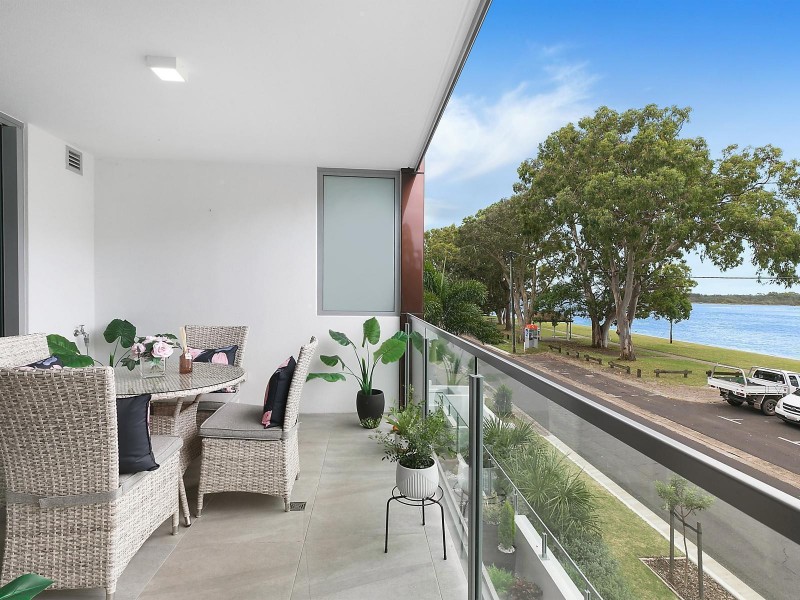 202/34 Picnic Point Esplanade, Maroochydore QLD 4558