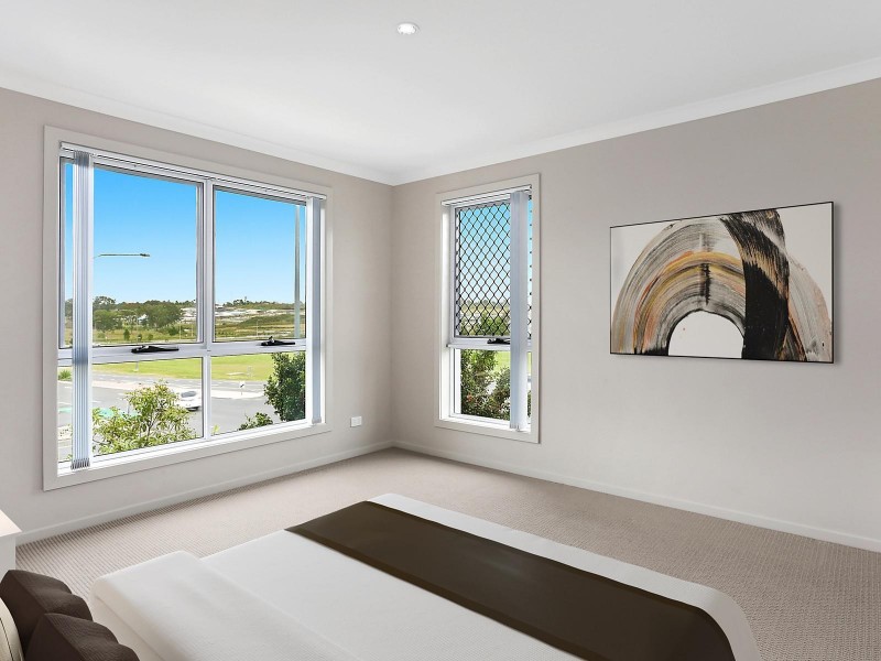 1/4 Lamington Drive, Redbank Plains QLD 4301
