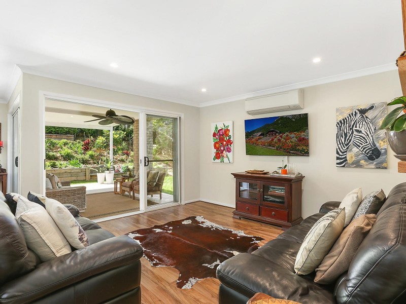 21 Catchlove Crescent, Augustine Heights QLD 4300